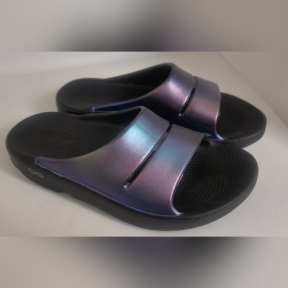 OOFOS Iridescent Slide Sandals - Black with Blue/Purple Sheen - Picture 4 of 8